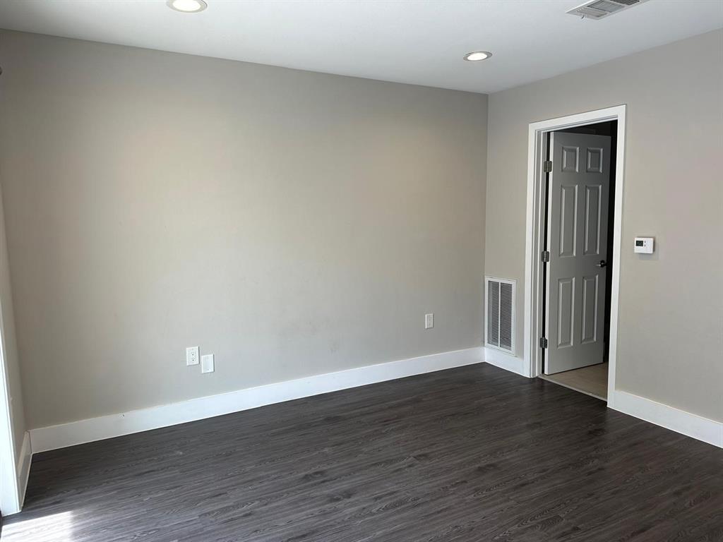 935 La Posada Dr #241 Property Photo 8
