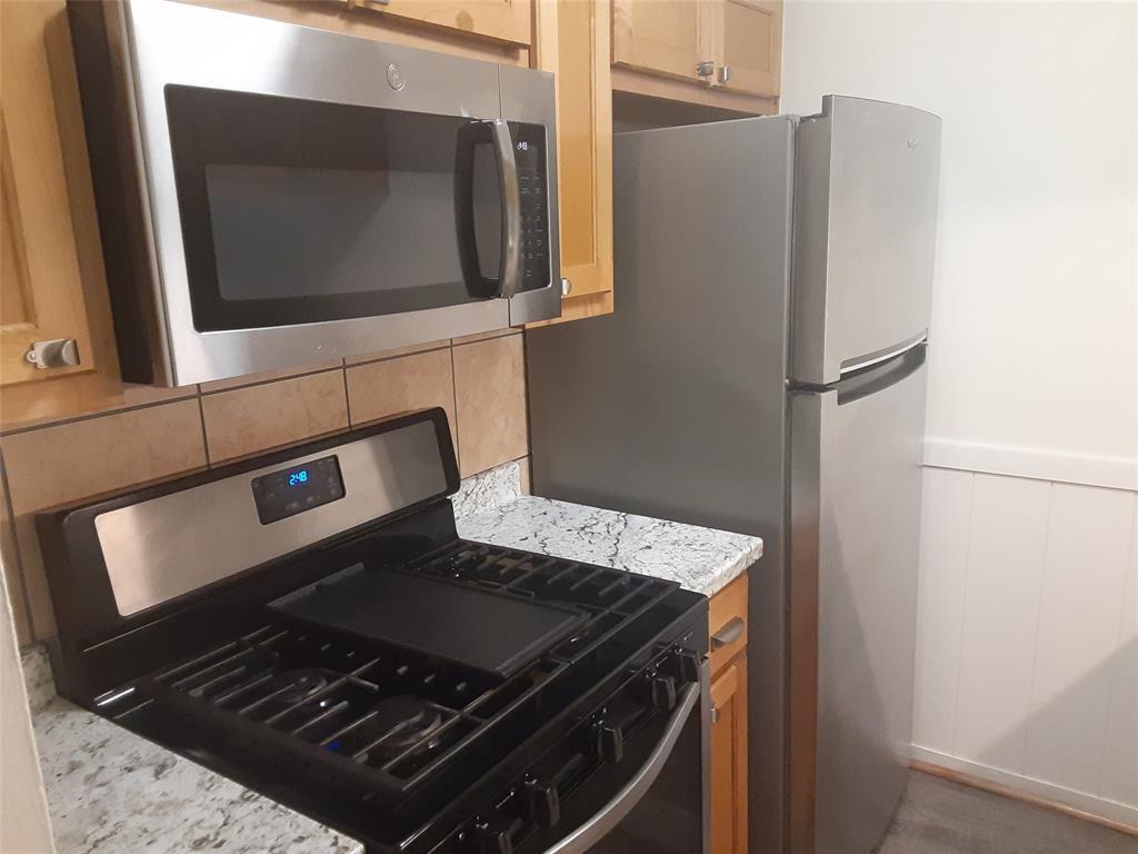 711 Eberhart Ln #107 Property Photo 1