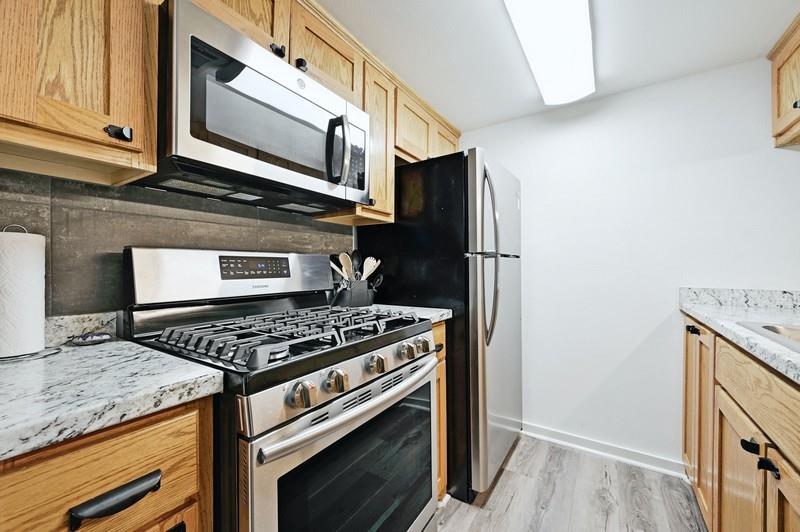 711 Eberhart Ln #107 Property Photo 3