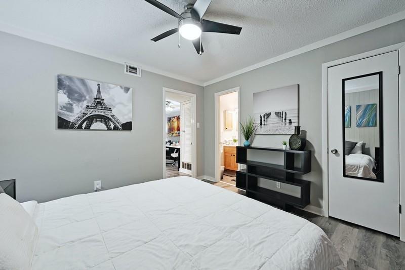711 Eberhart Ln #107 Property Photo 5