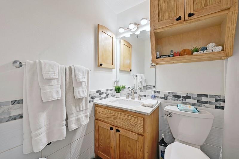 711 Eberhart Ln #107 Property Photo 6