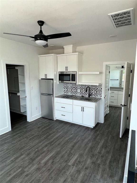7603 Carver Ave 1-#b Property Photo