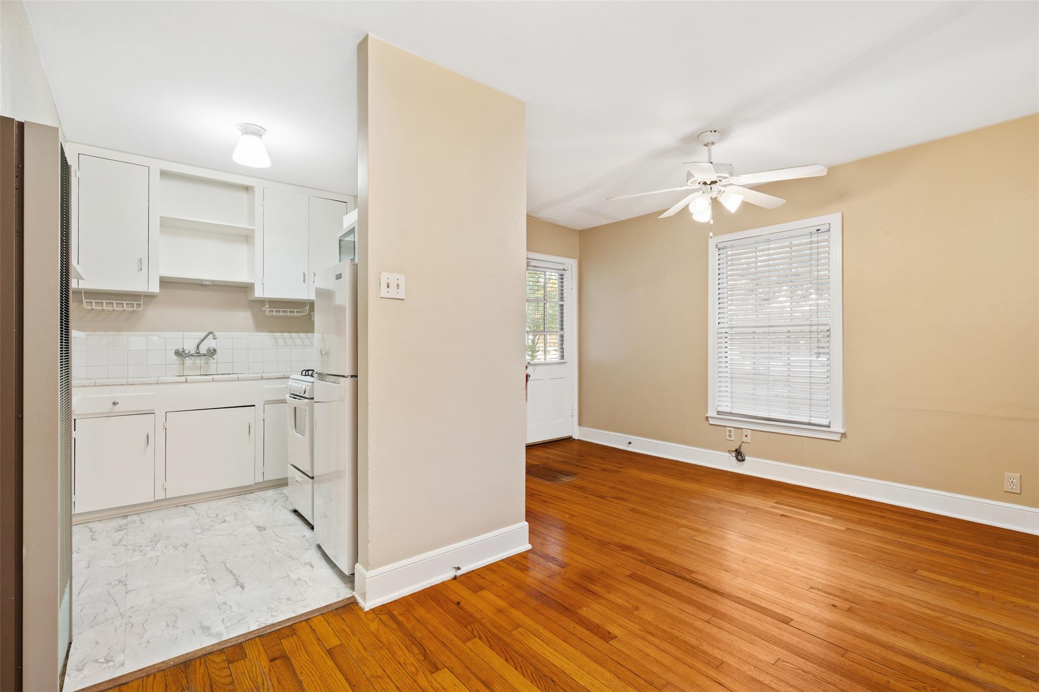 1911 W 38th Street None #a Property Photo 9