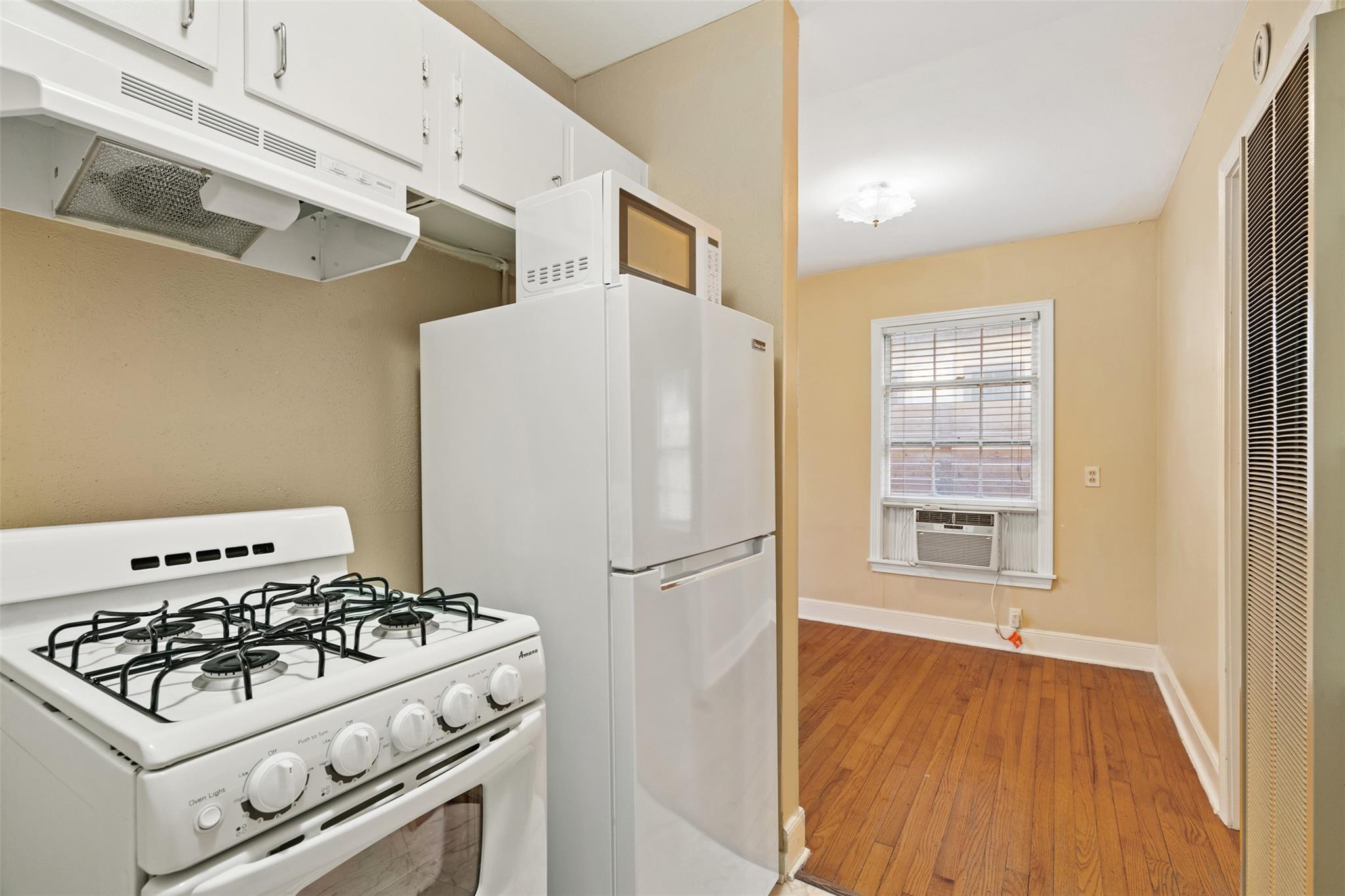 1911 W 38th Street None #a Property Photo 10