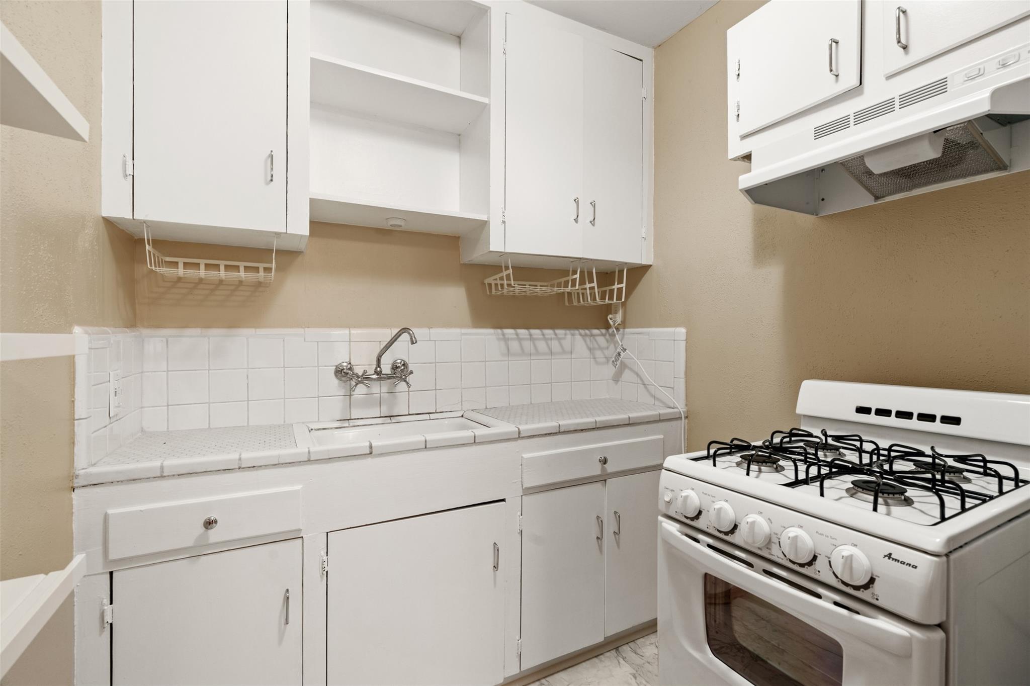 1911 W 38th Street None #a Property Photo 11