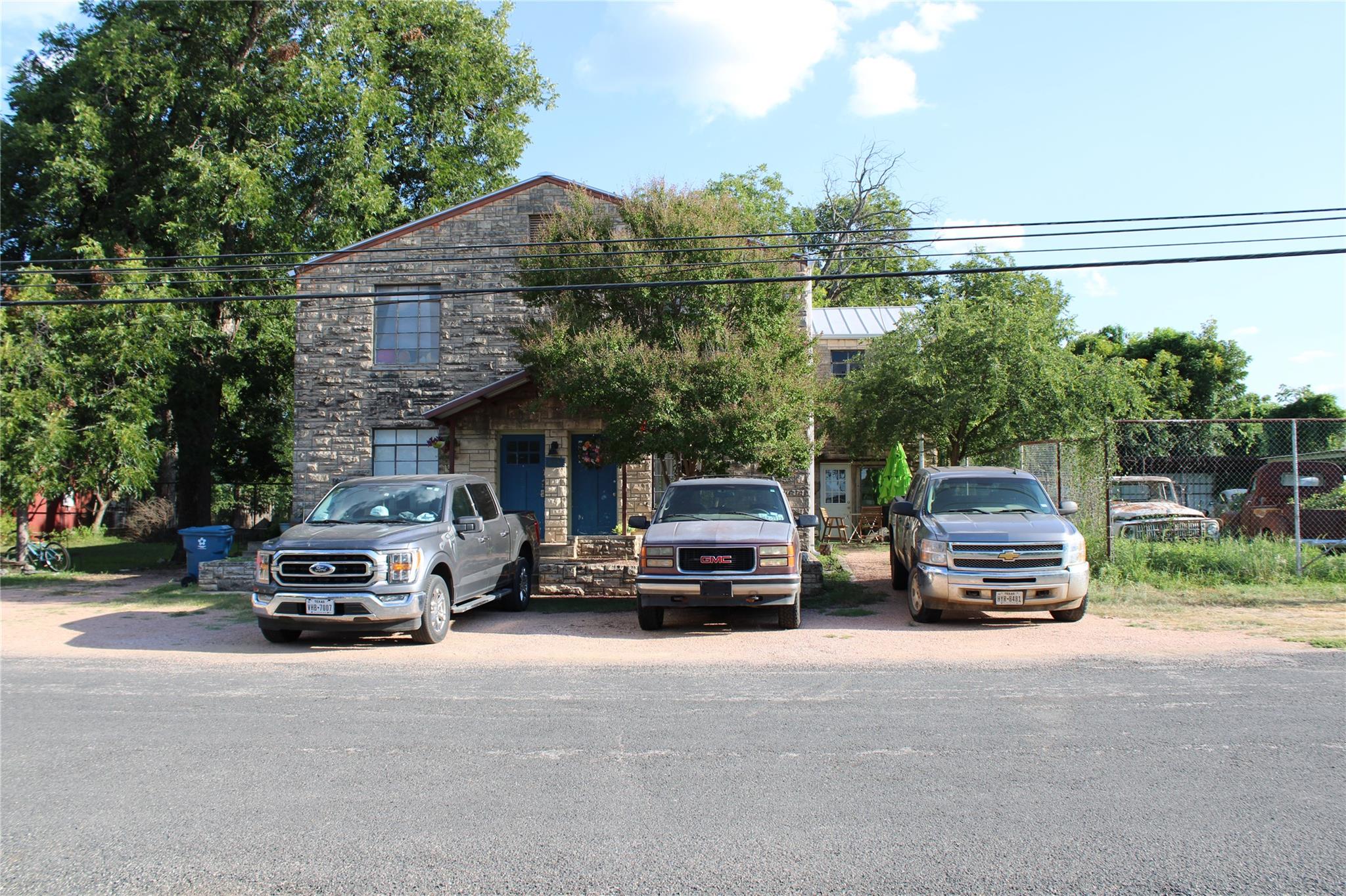 615 Pecan St Property Photo 1
