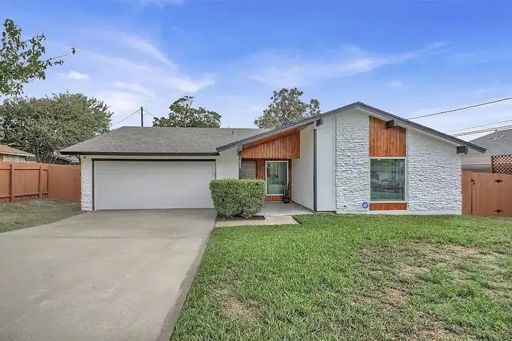 1408 Fairfield Dr Property Photo 1