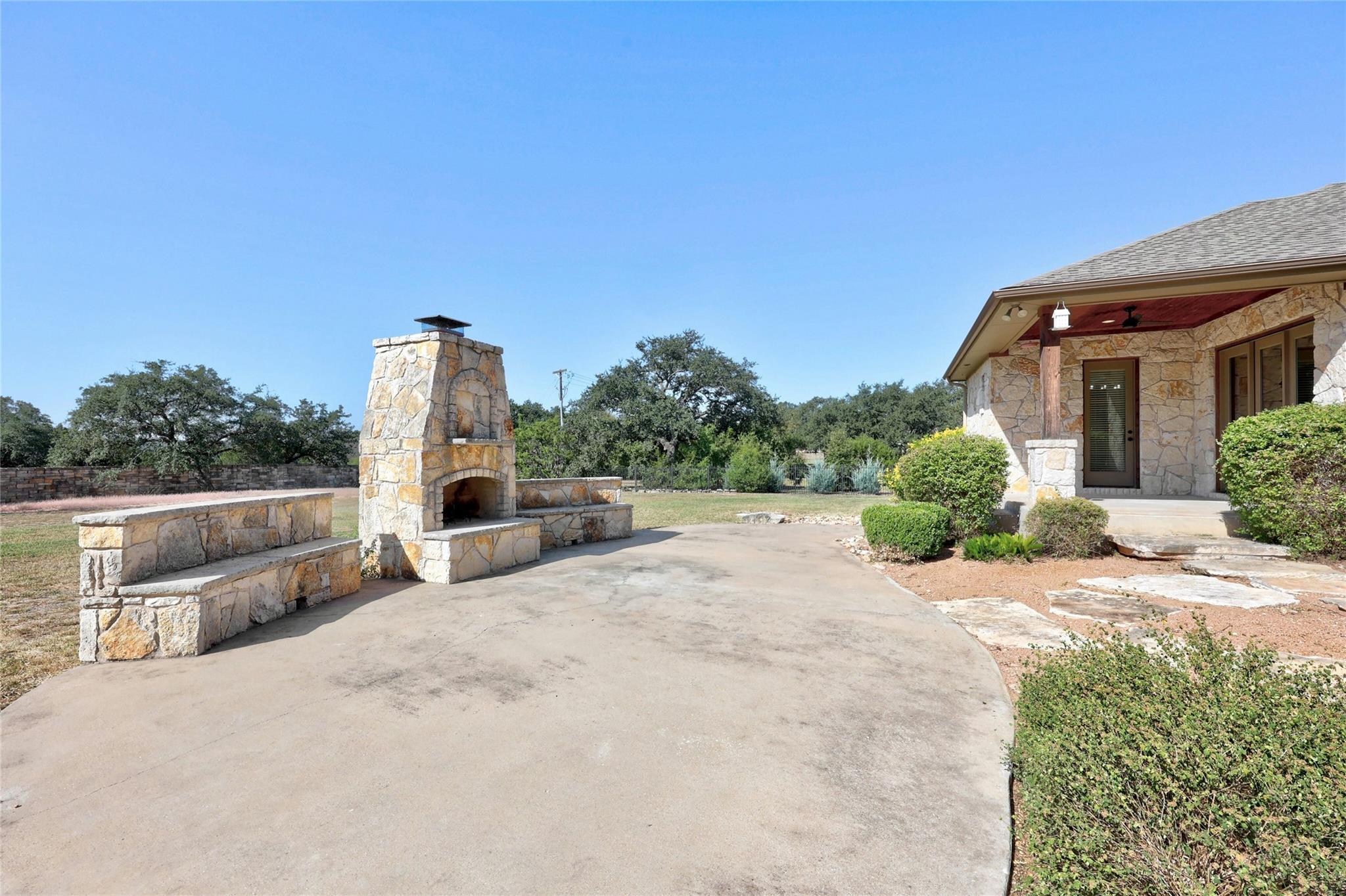 101 Aldea St Property Photo 36
