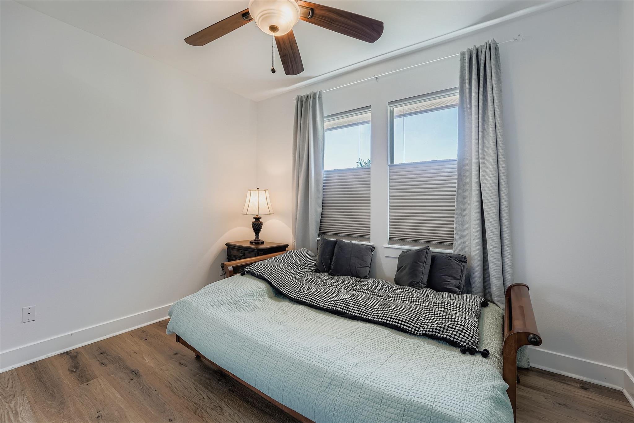 2709 E 13th St Property Photo 15