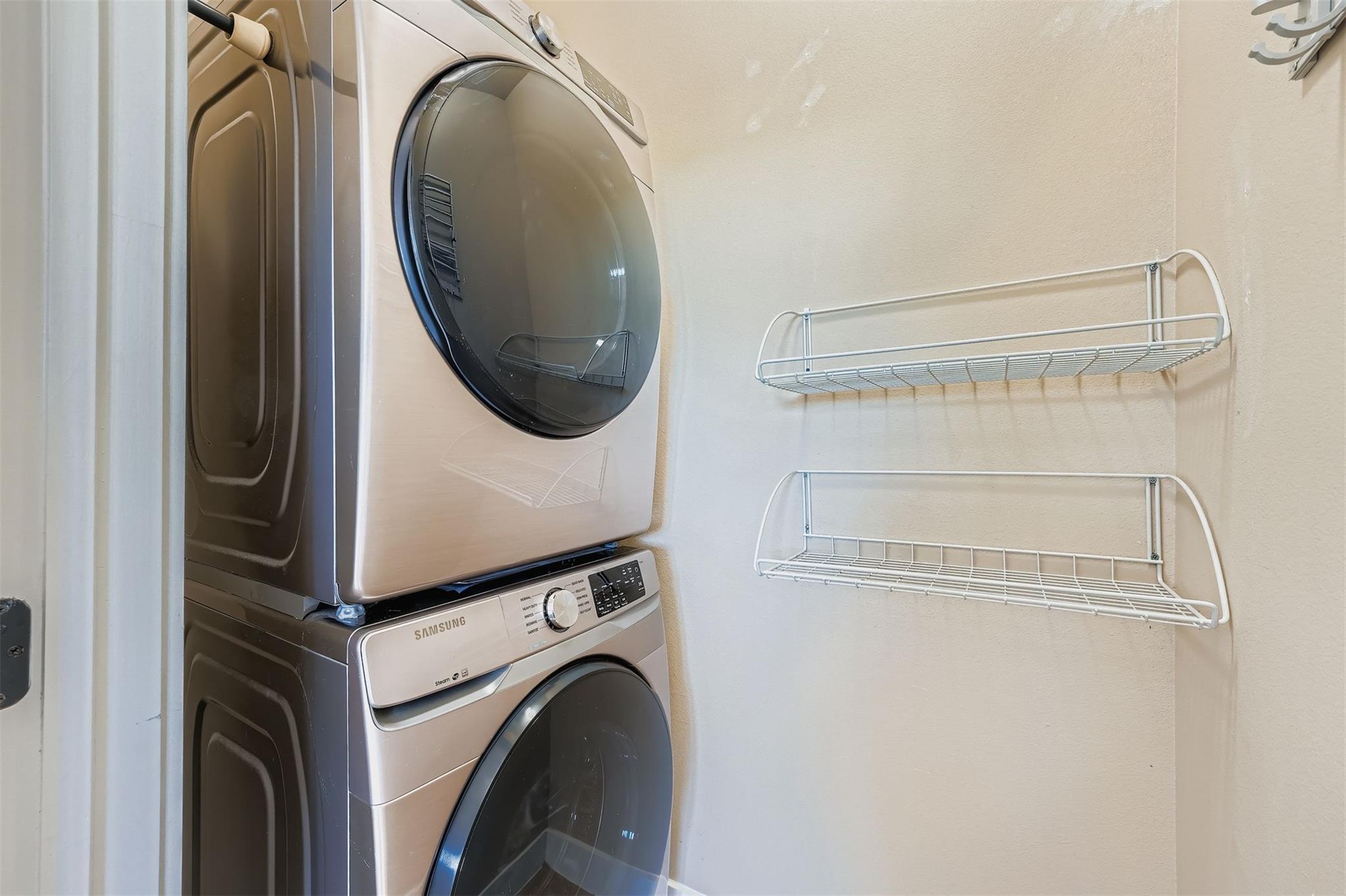 2709 E 13th St Property Photo 17