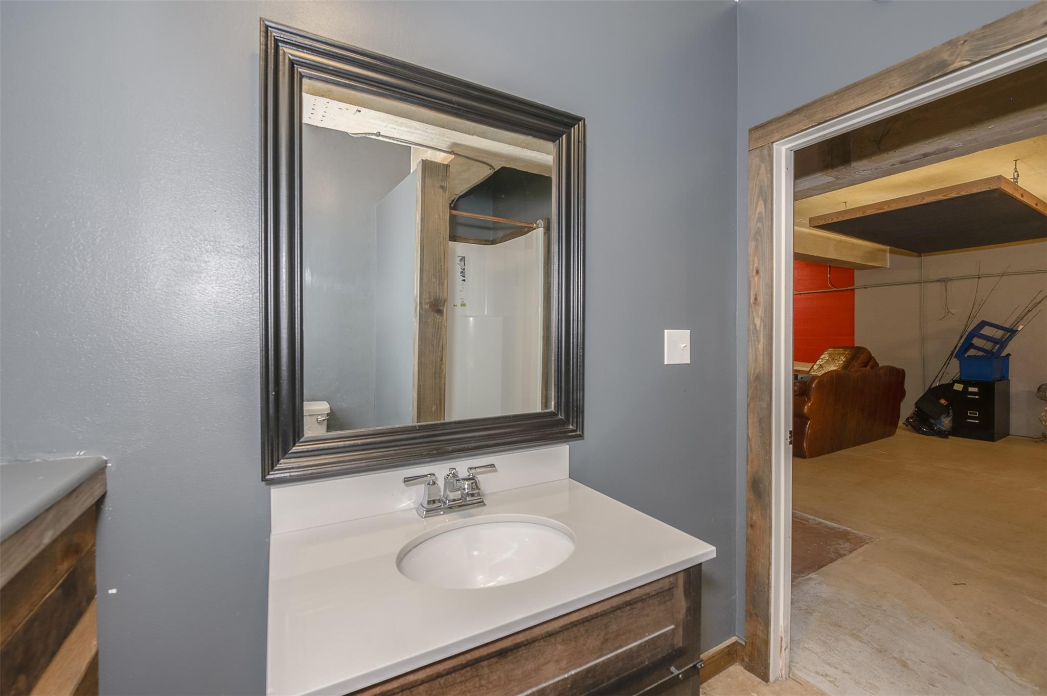 102 W Fox St Property Photo 31