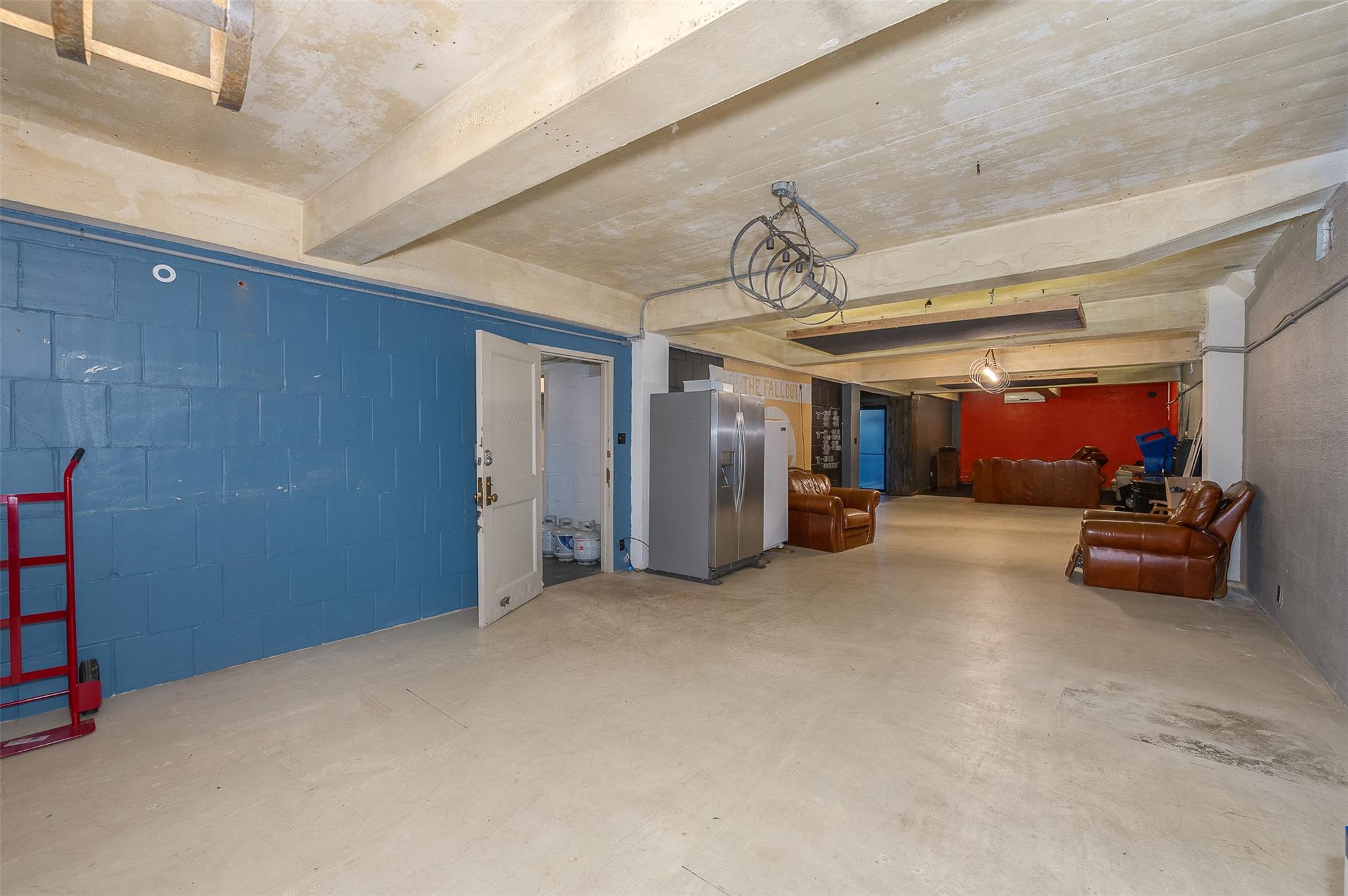 102 W Fox St Property Photo 33