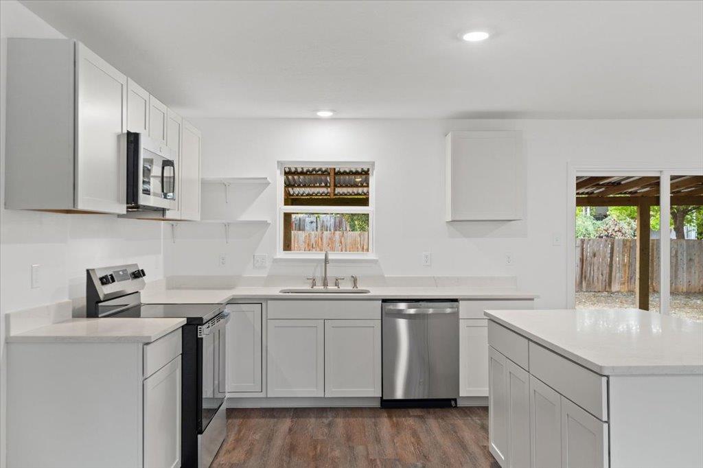 5307 Village Trl Property Photo 6