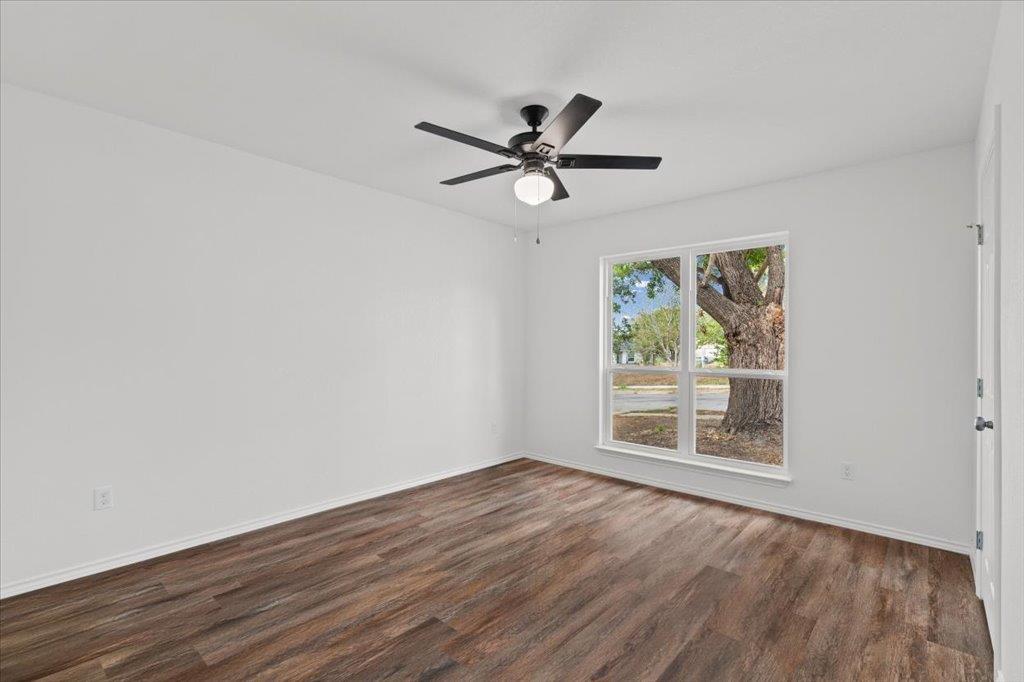 5307 Village Trl Property Photo 8