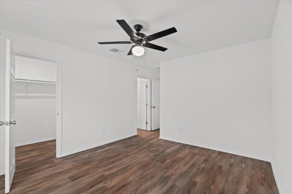 5307 Village Trl Property Photo 9