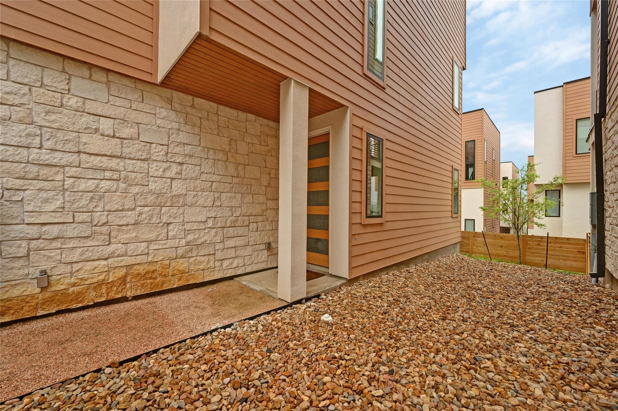 6821 Wolfcreek Pass 12 Property Photo 4