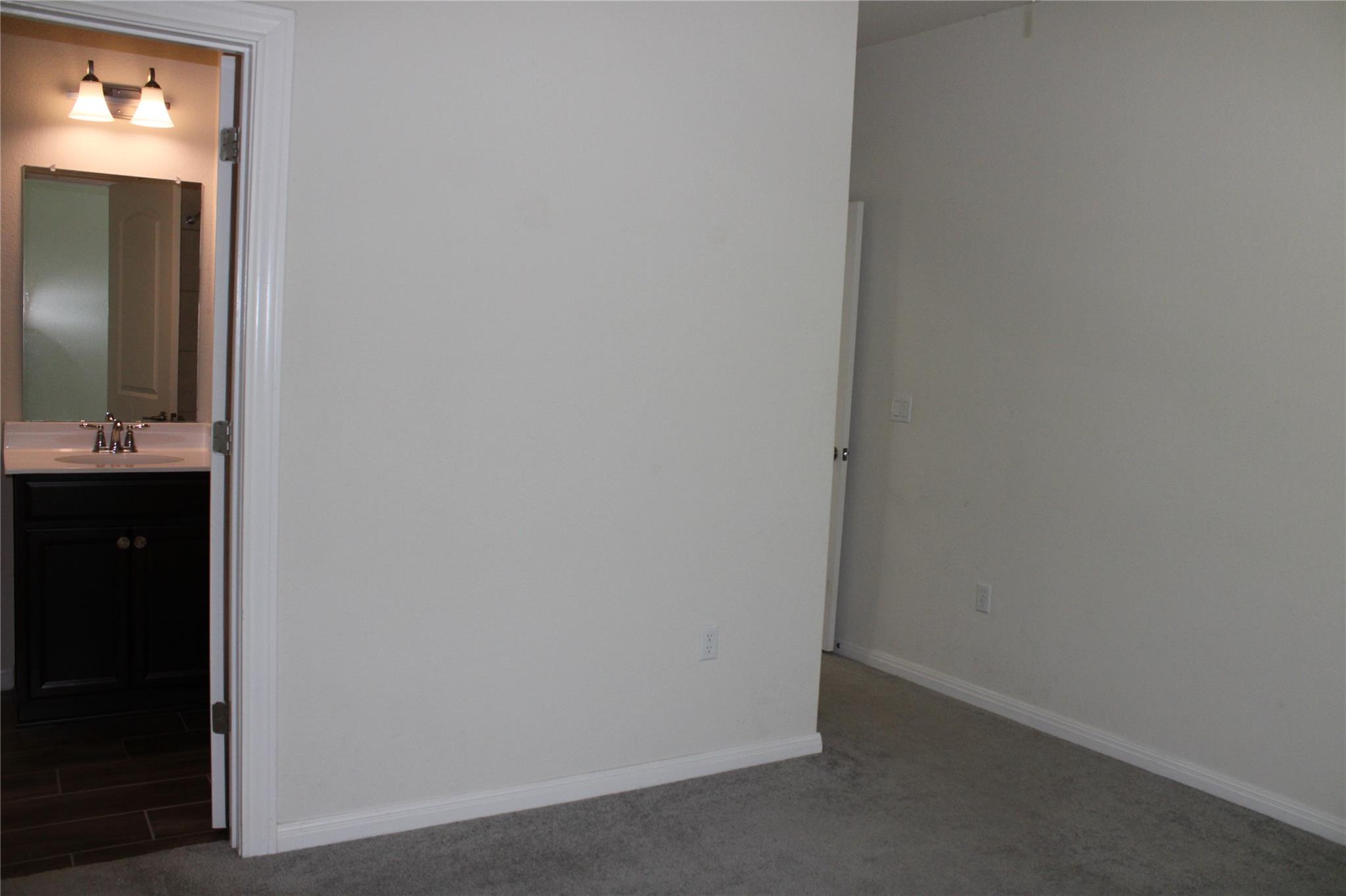 13902 Ilex Dr Property Photo 13