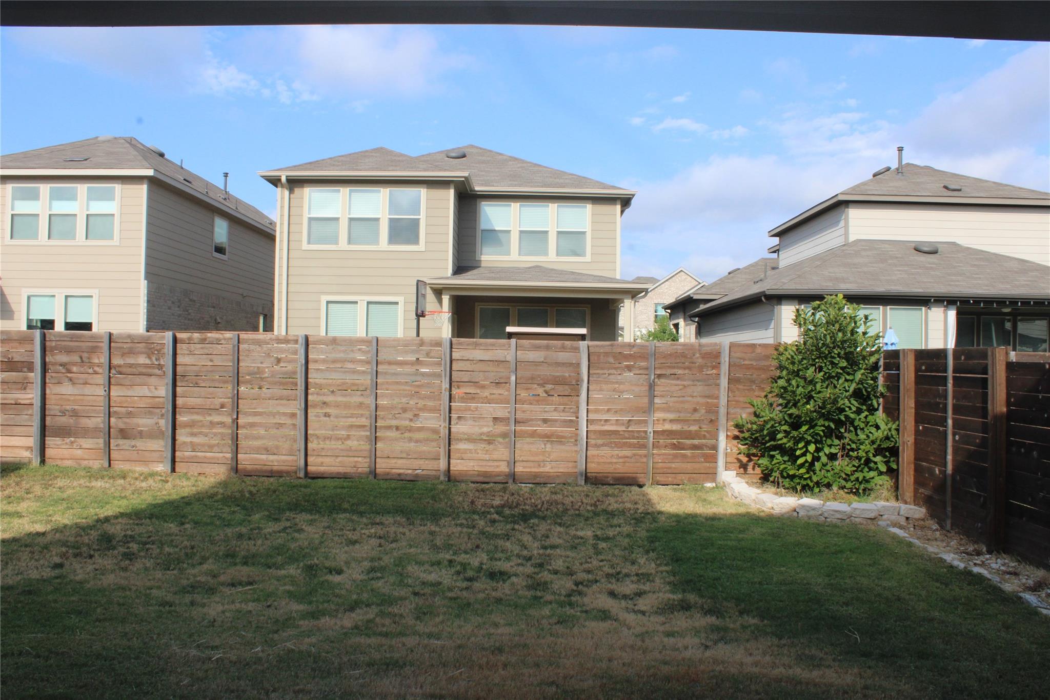 13902 Ilex Dr Property Photo 34