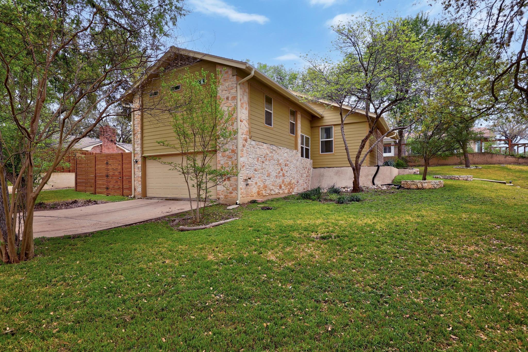 2001 Breeze Holw Property Photo 3