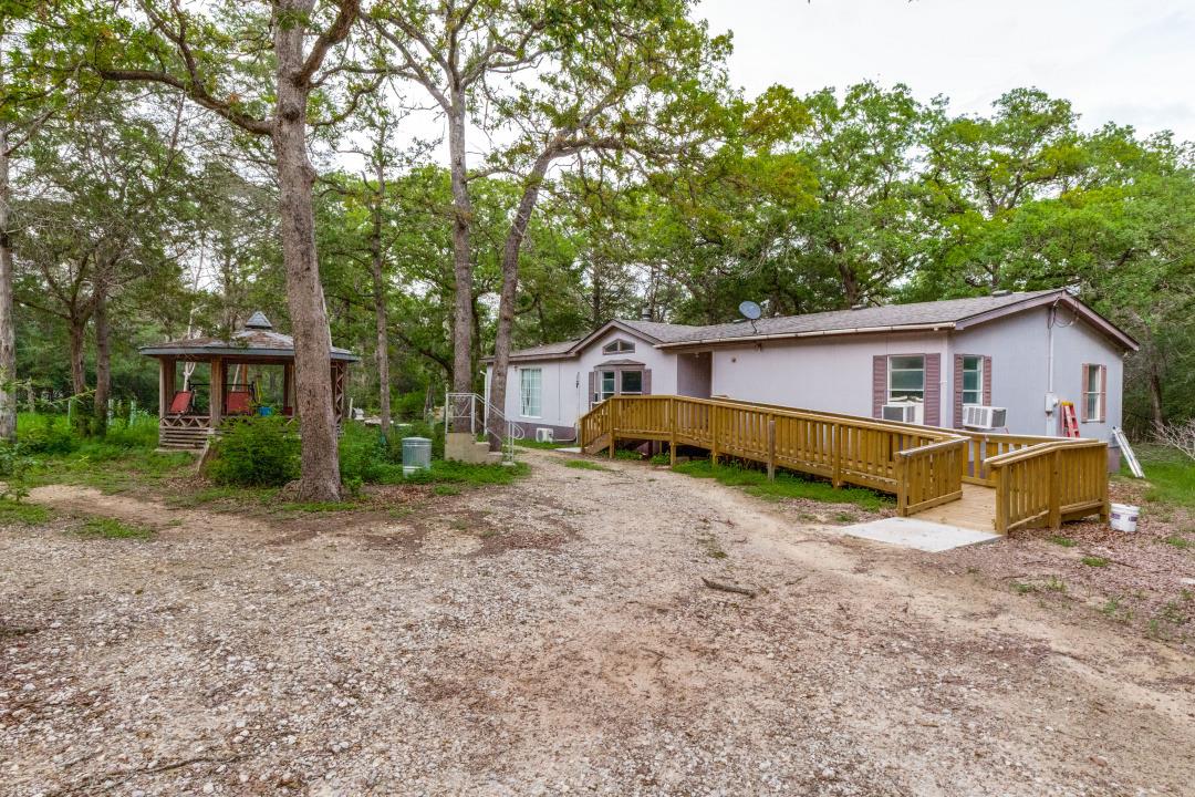 319 Green Oaks Dr Property Photo 2