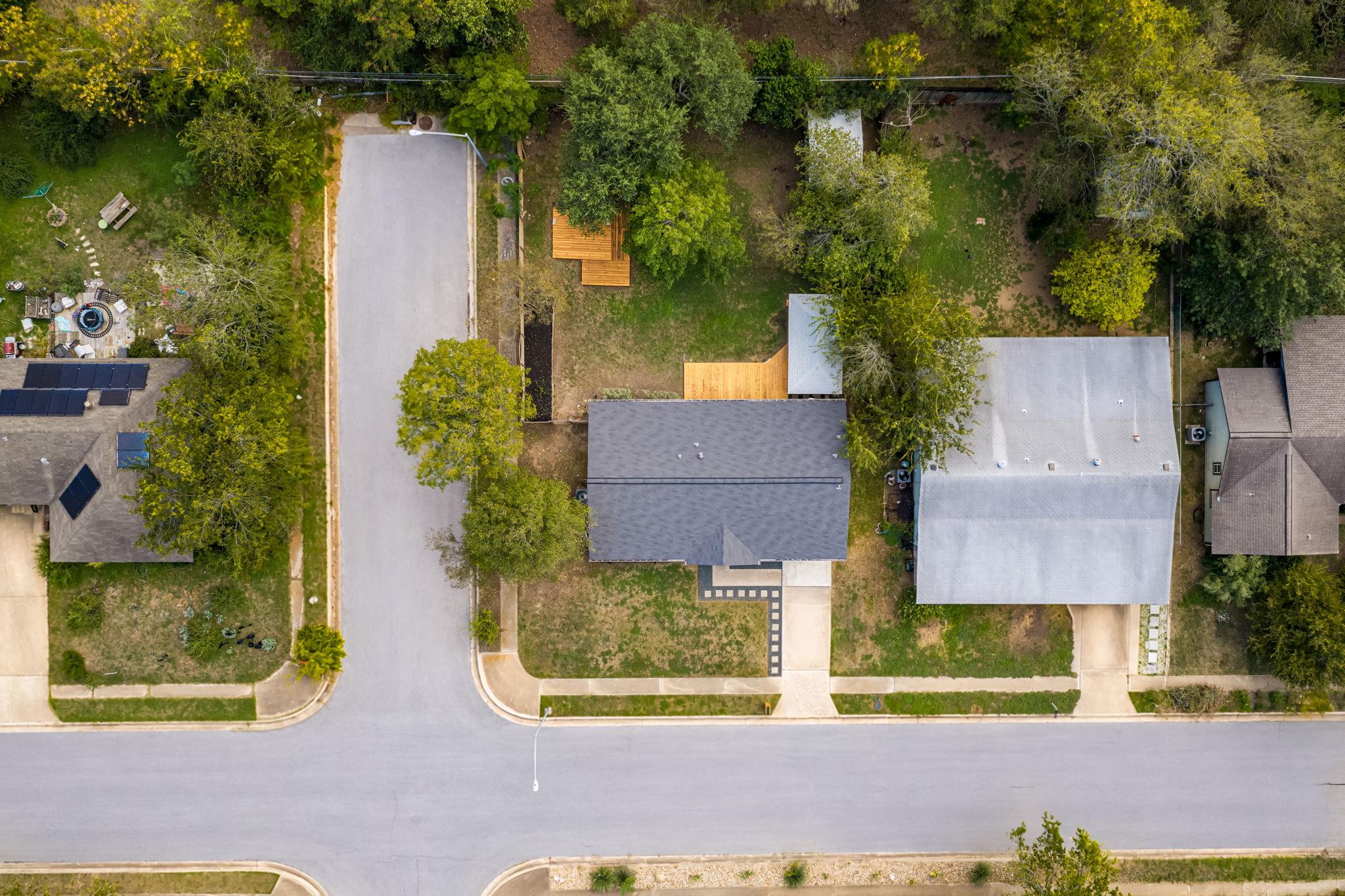 2409 Campden Dr Property Photo 35