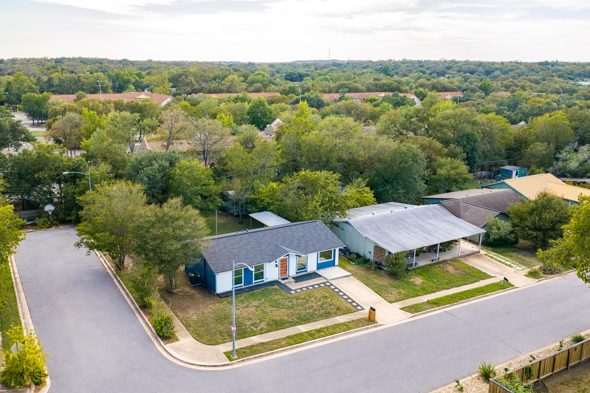 2409 Campden Dr Property Photo 36