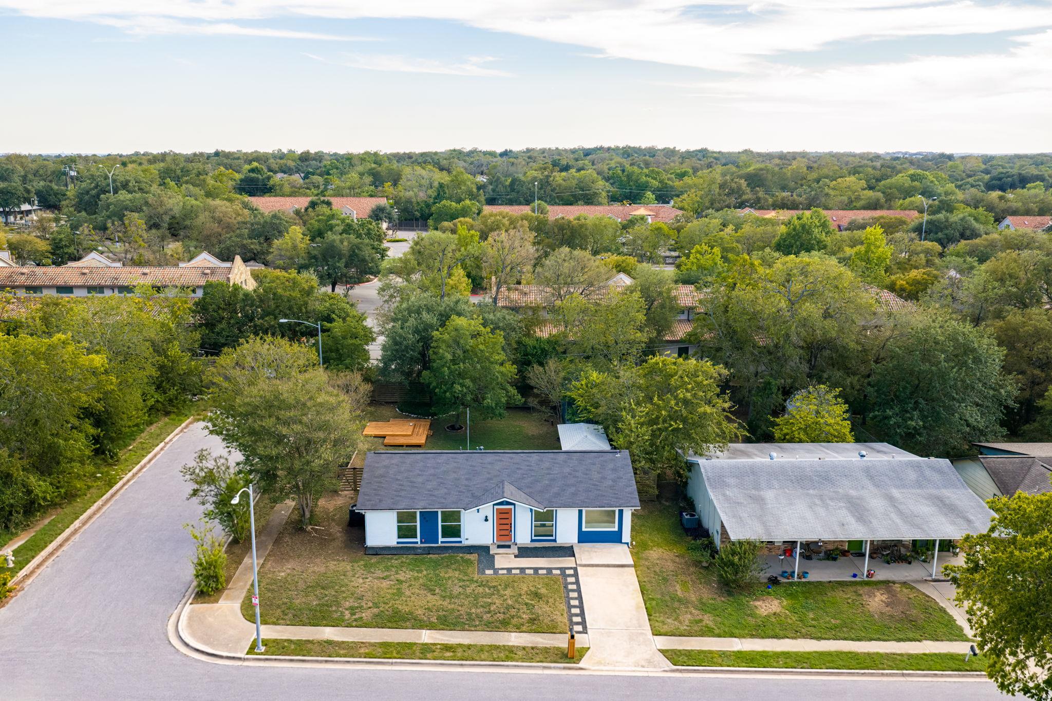 2409 Campden Dr Property Photo 37