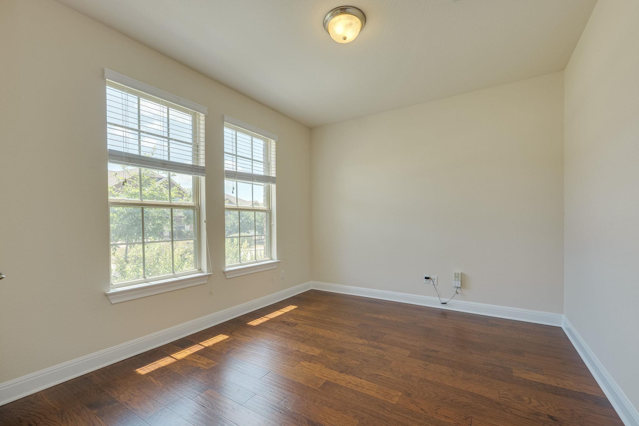 4233 Privacy Hedge St Property Photo 3