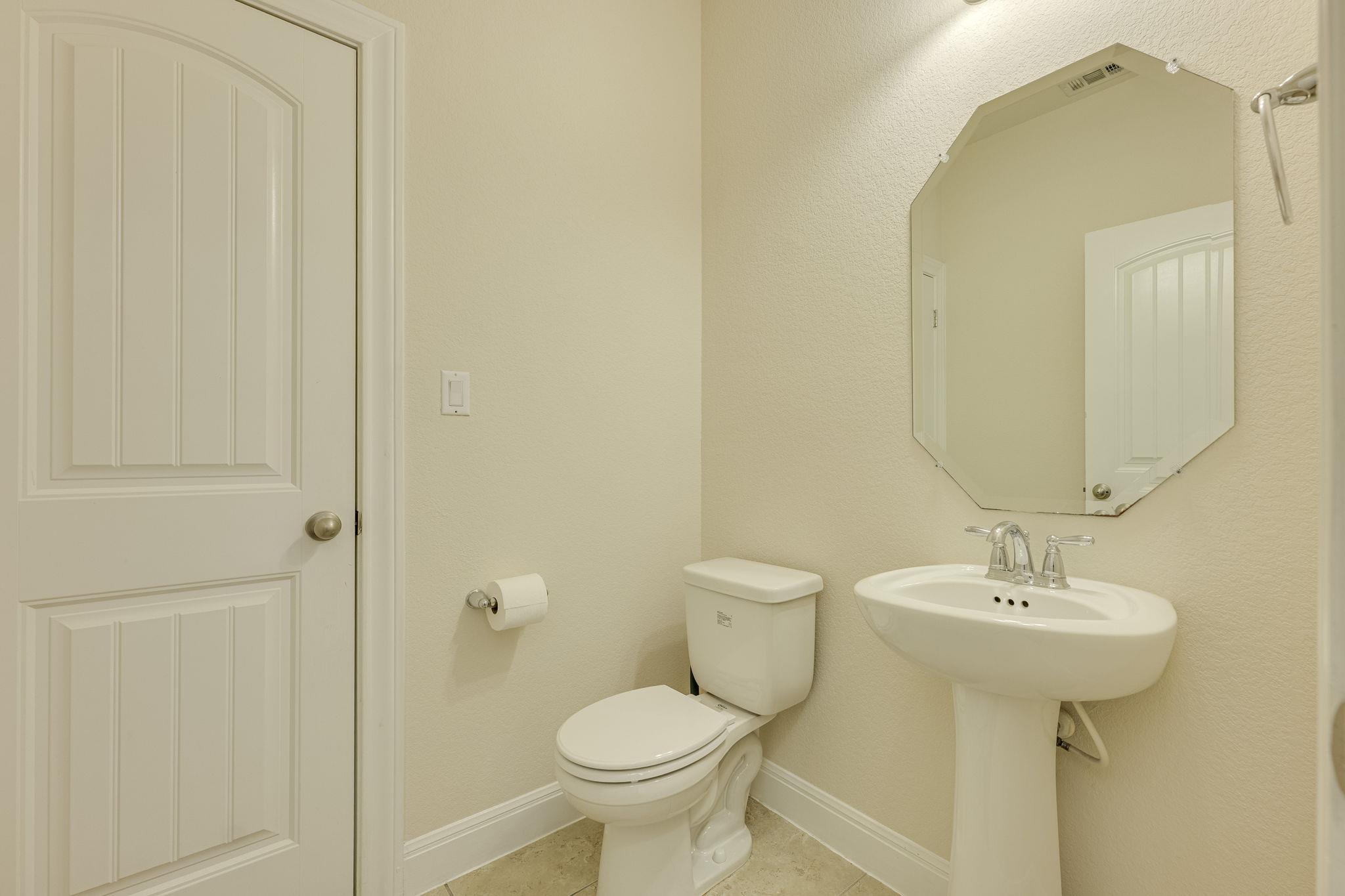 4233 Privacy Hedge St Property Photo 6