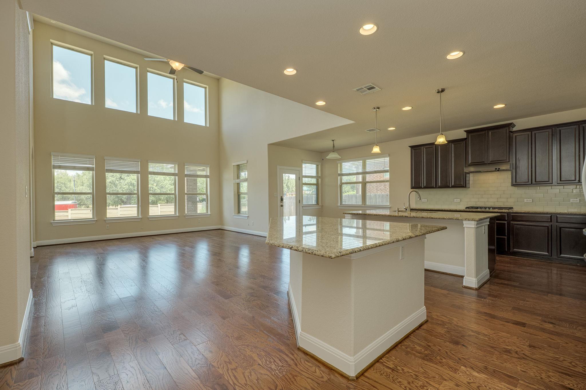 4233 Privacy Hedge St Property Photo 10