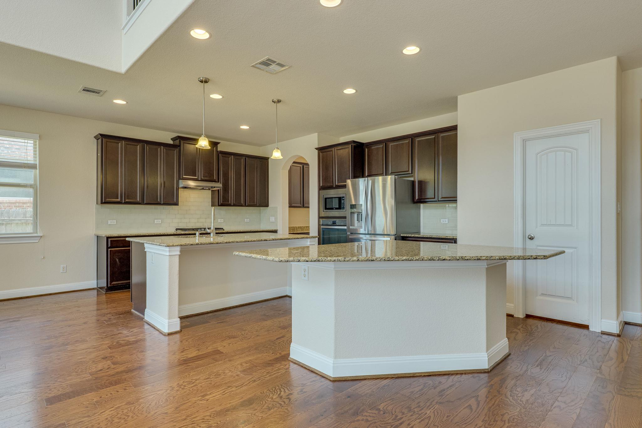 4233 Privacy Hedge St Property Photo 11
