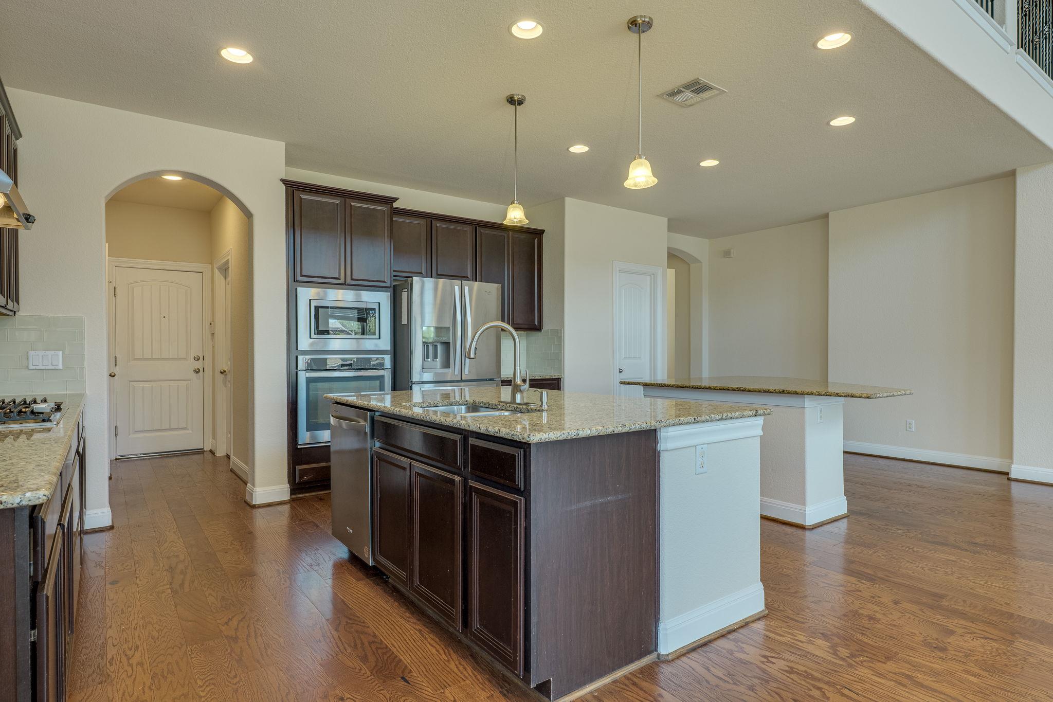 4233 Privacy Hedge St Property Photo 13