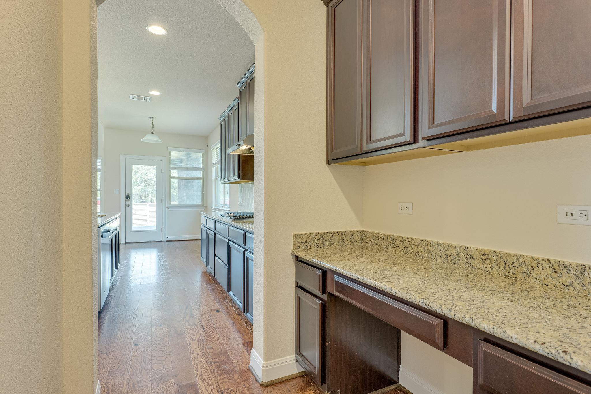 4233 Privacy Hedge St Property Photo 16