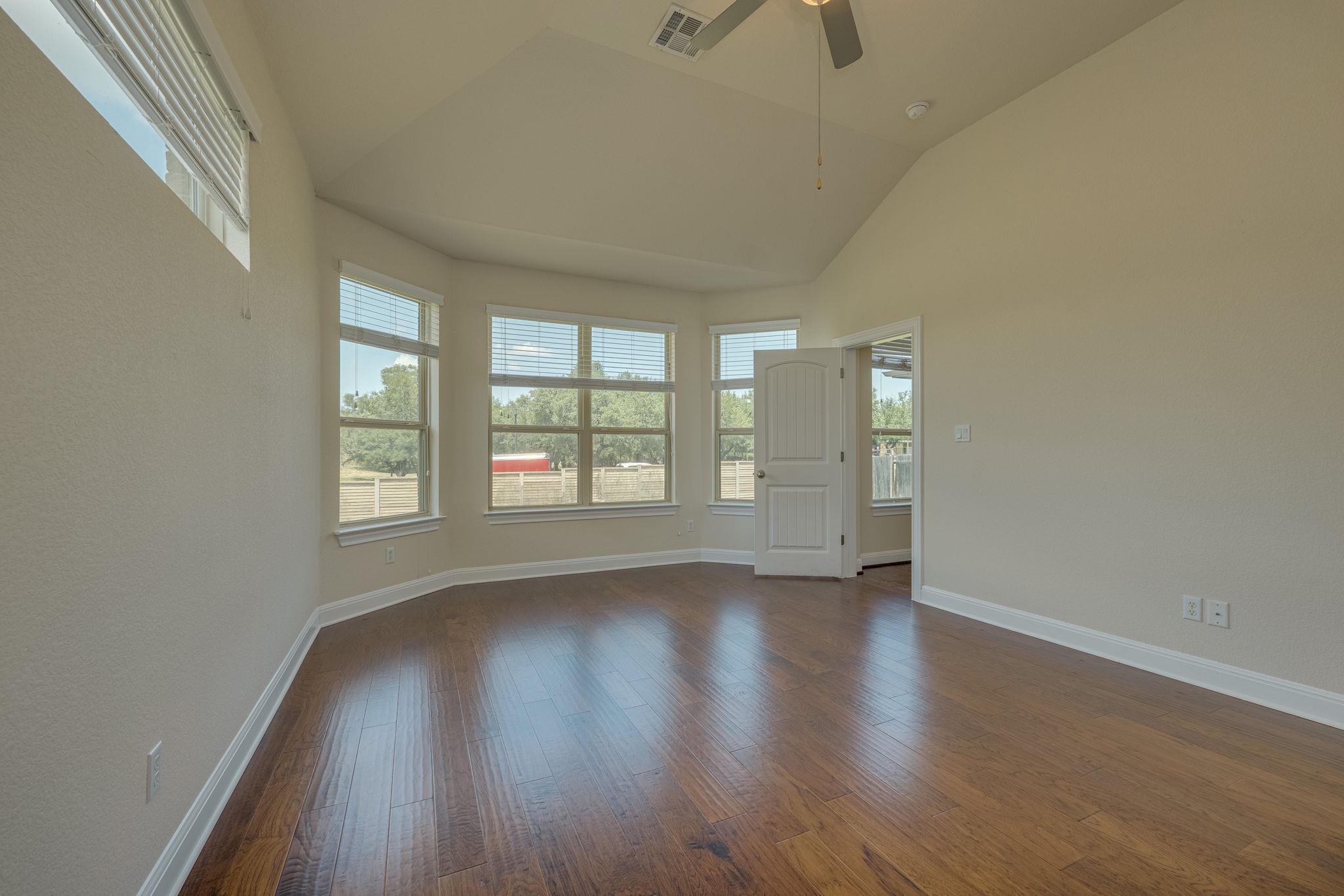 4233 Privacy Hedge St Property Photo 25