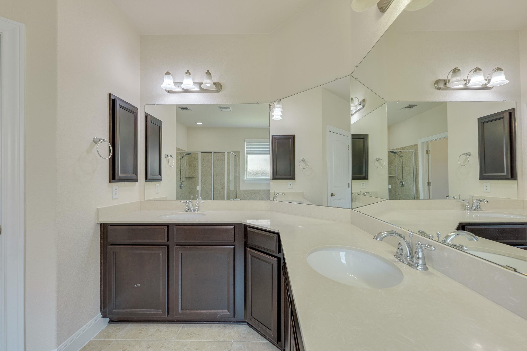 4233 Privacy Hedge St Property Photo 28