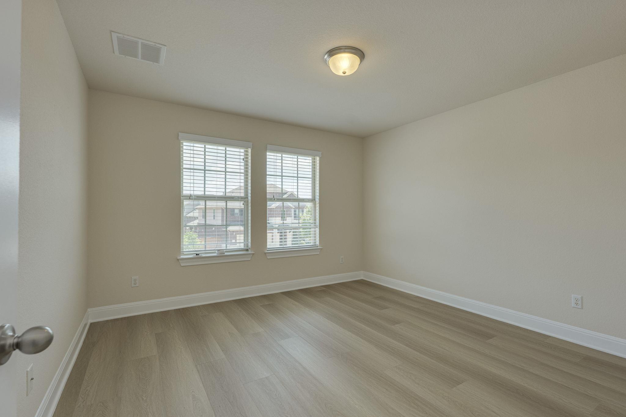 4233 Privacy Hedge St Property Photo 32
