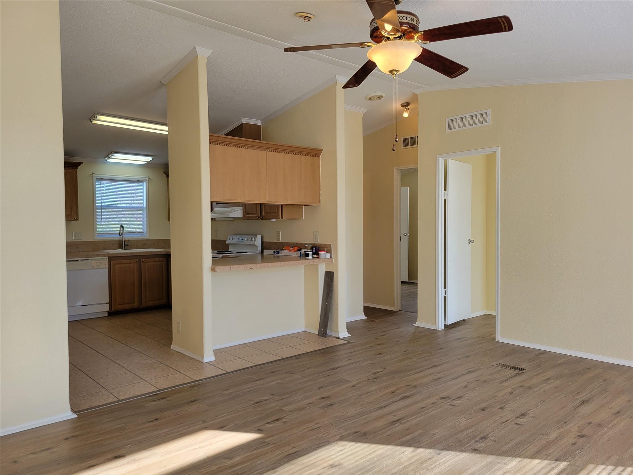 101 Heather Cv Property Photo 3
