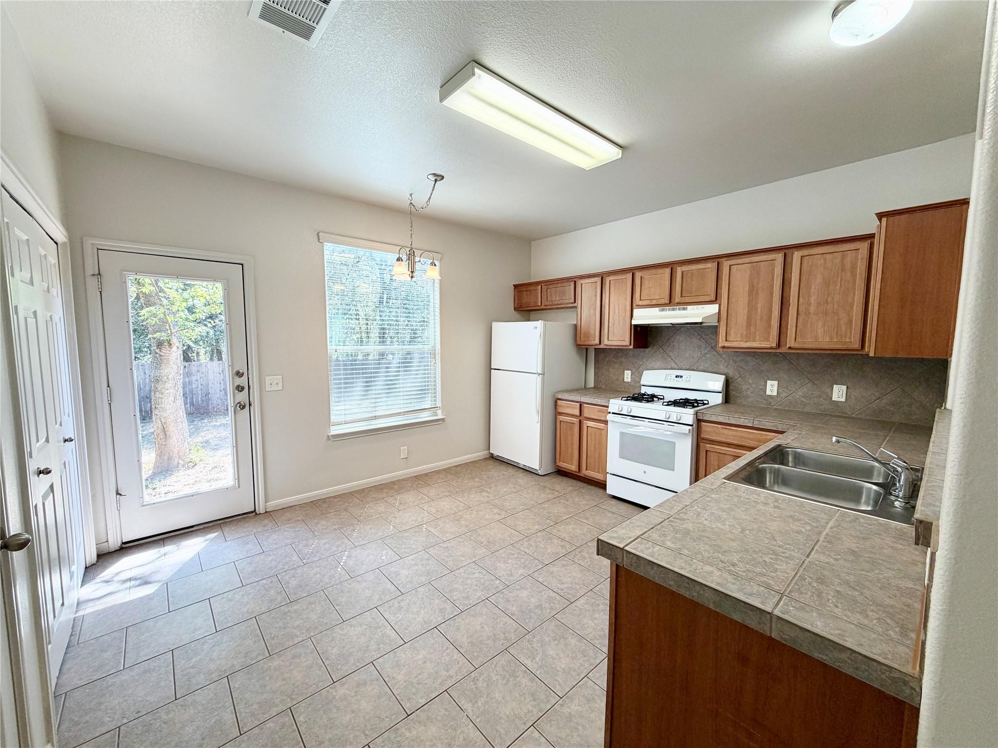 2406 Allred Dr #a Property Photo 6