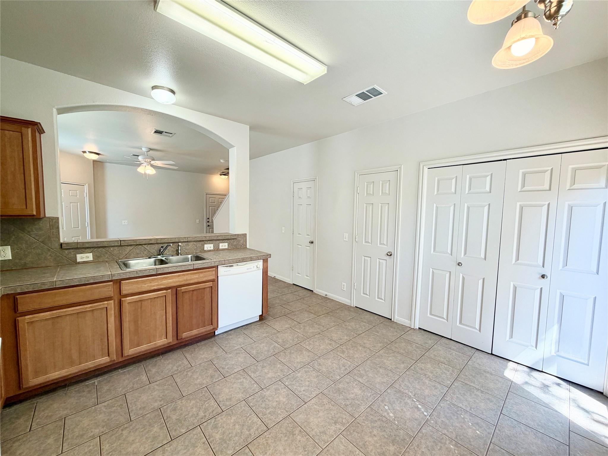 2406 Allred Dr #a Property Photo 8