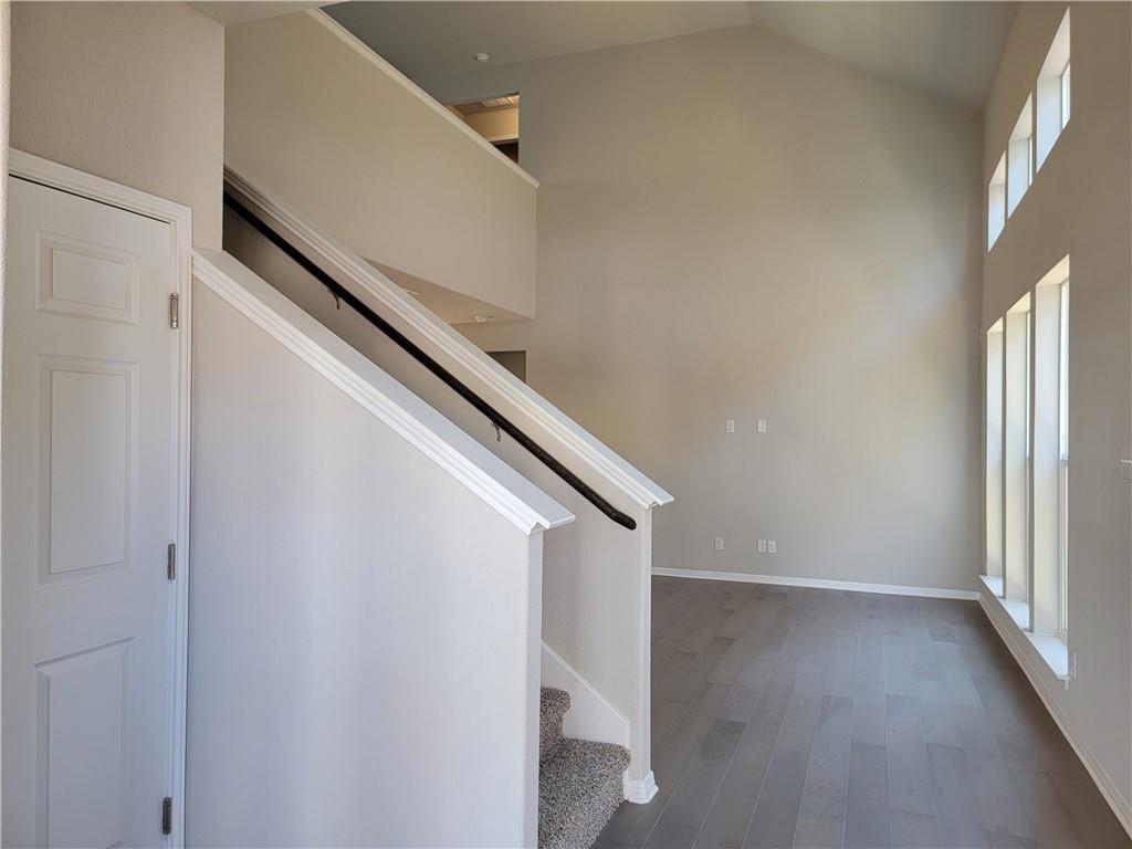 12813 Gilliland Ln Property Photo 5