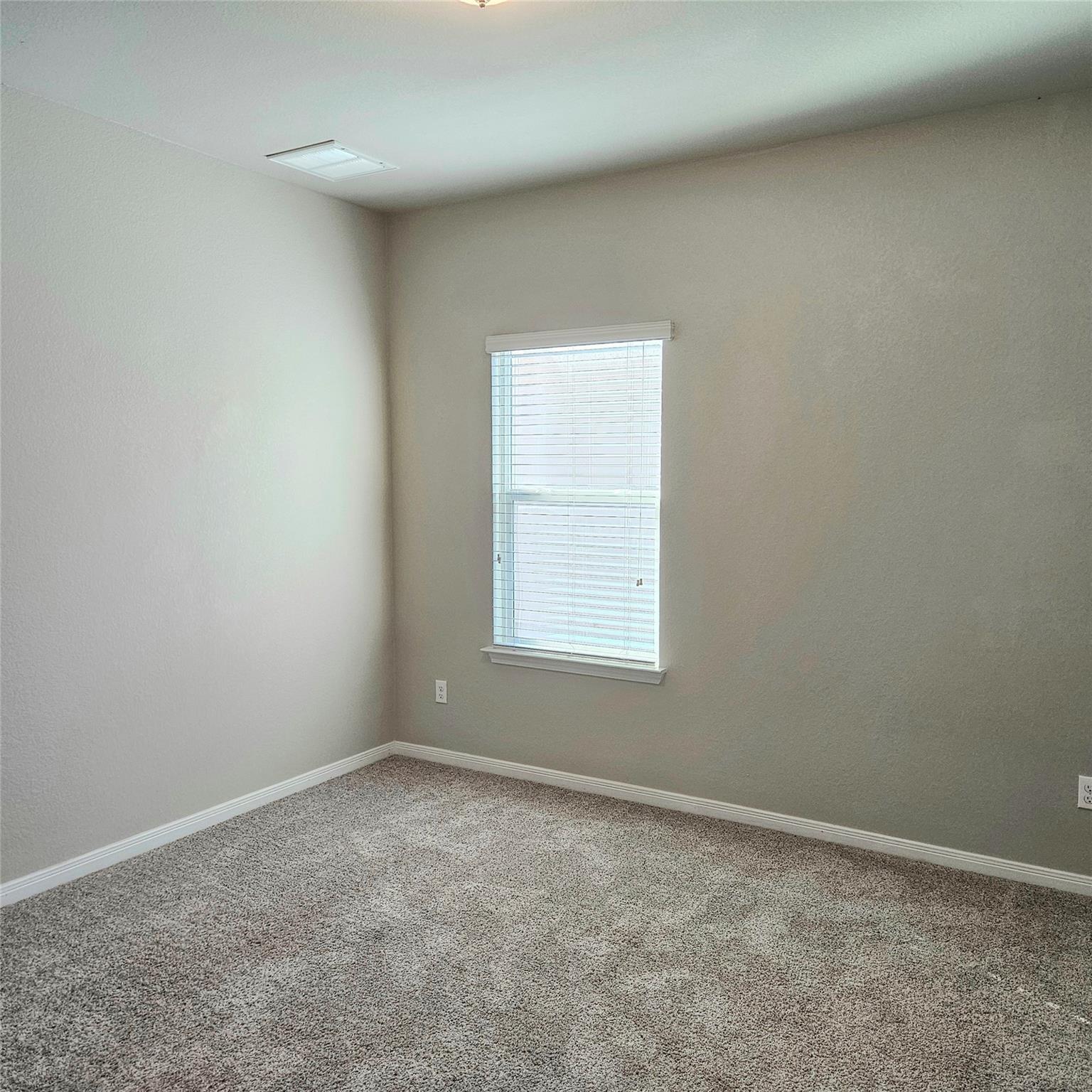 613 Donegal Ln Property Photo 8