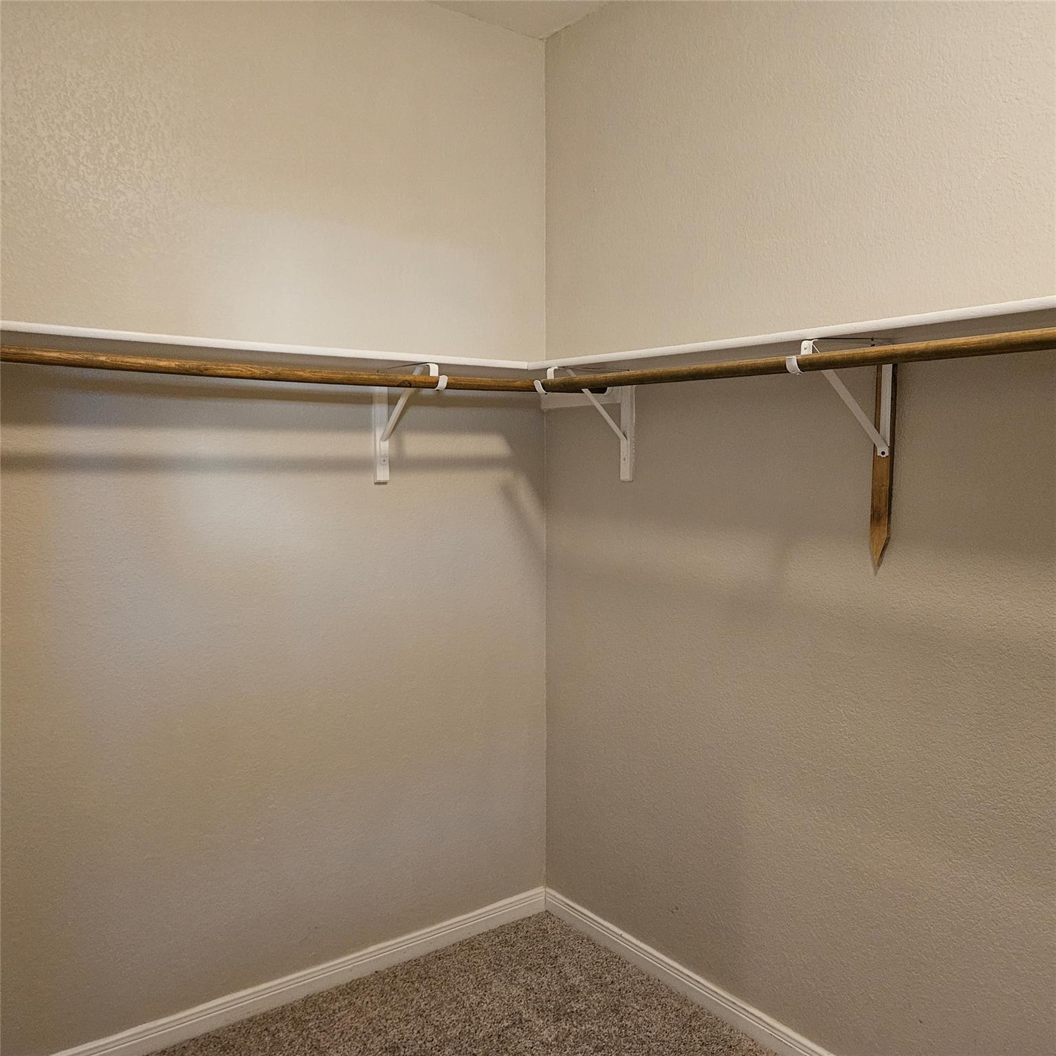 613 Donegal Ln Property Photo 14