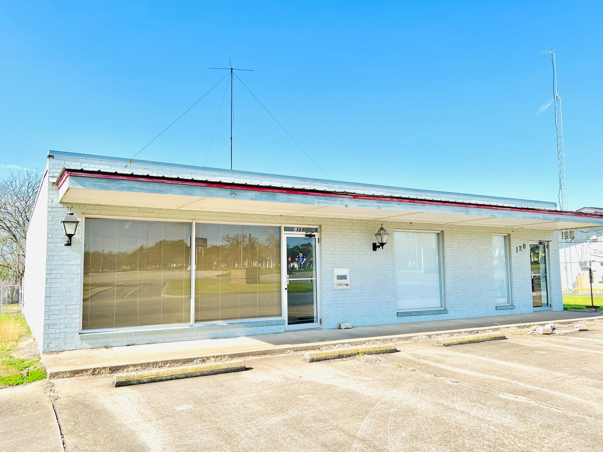 130 College St Property Photo