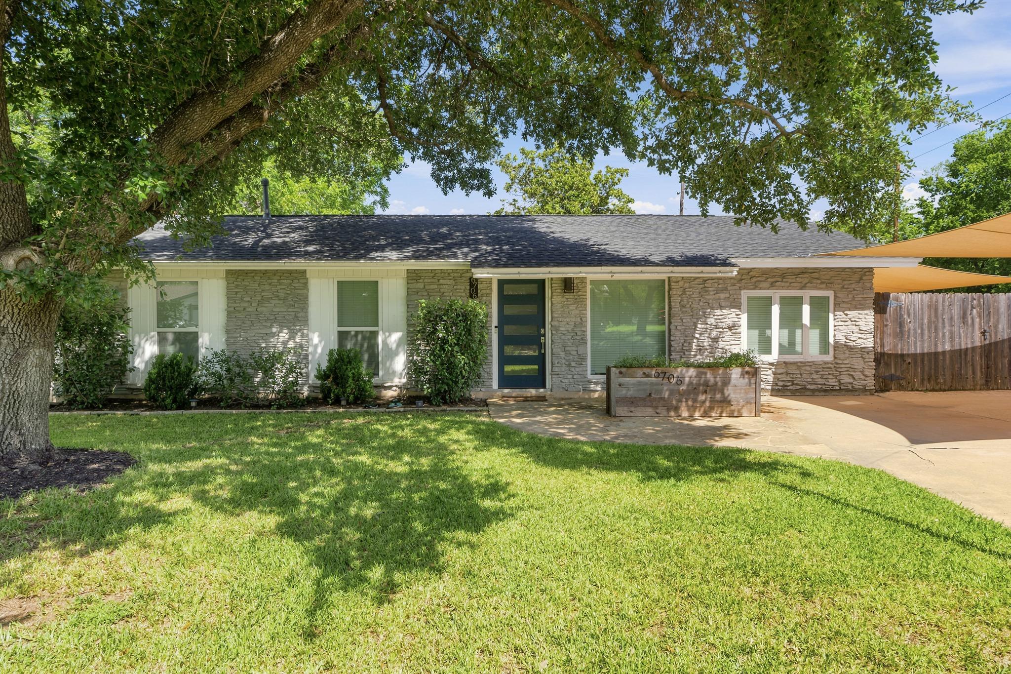 6706 Isabelle Dr Property Photo 1