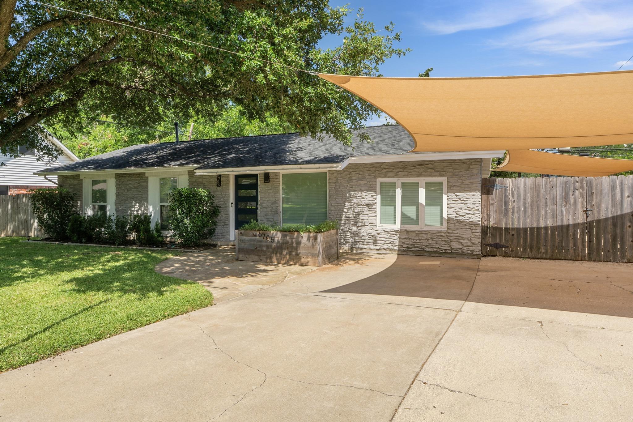 6706 Isabelle Dr Property Photo 4