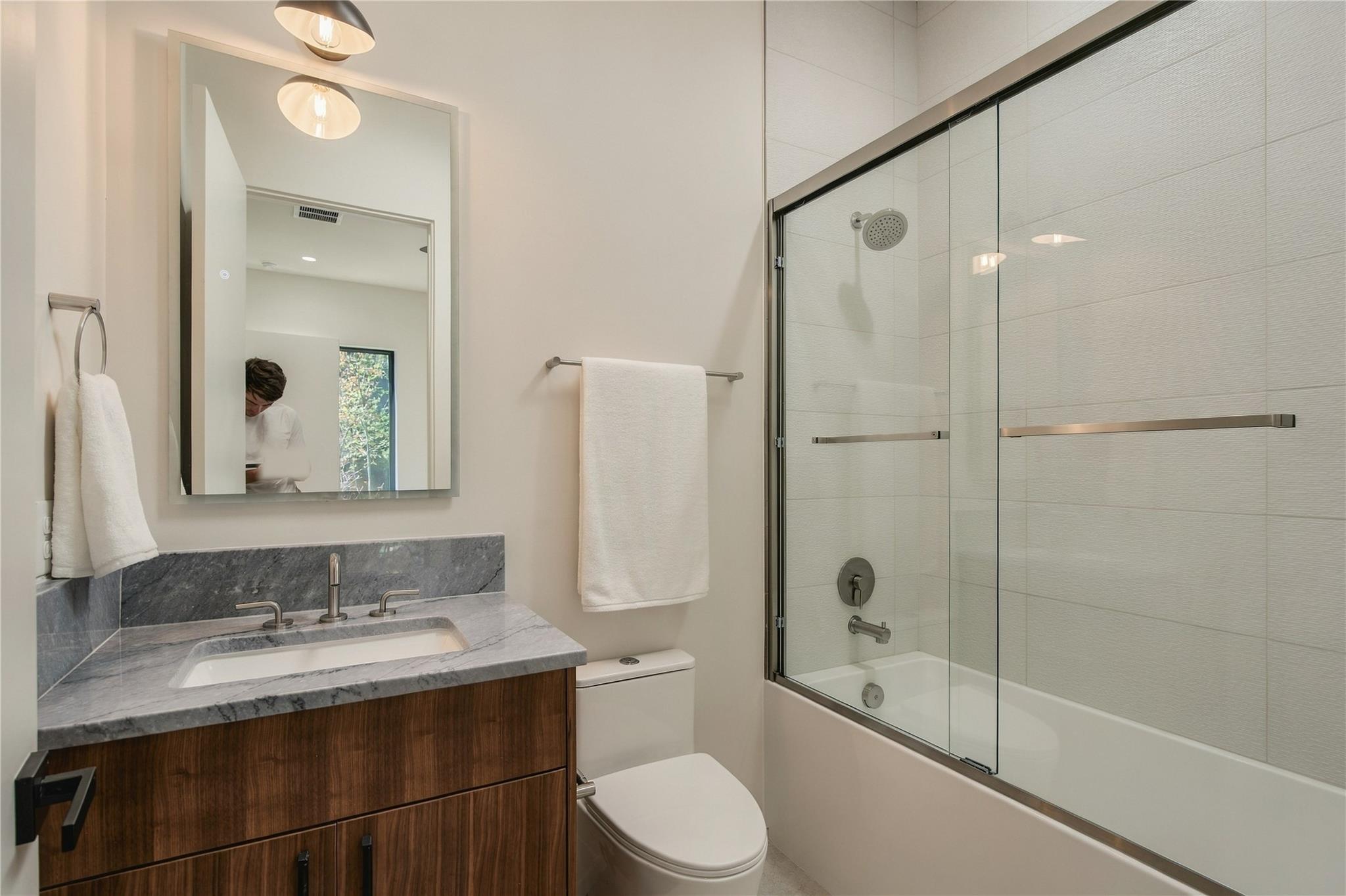 2404 Arpdale St Property Photo 19