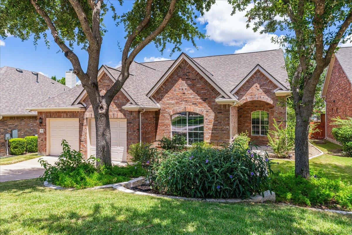 2507 Powderham Ln Property Photo 2