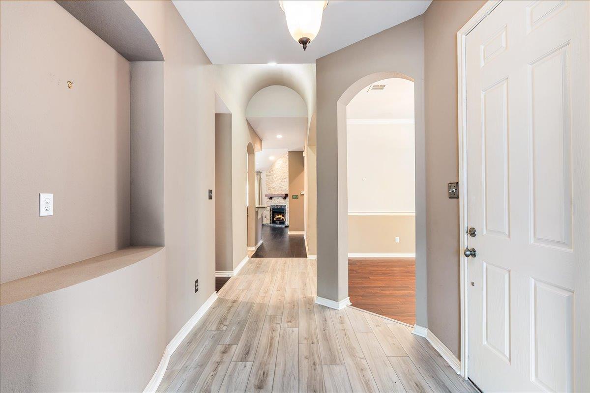 2507 Powderham Ln Property Photo 3
