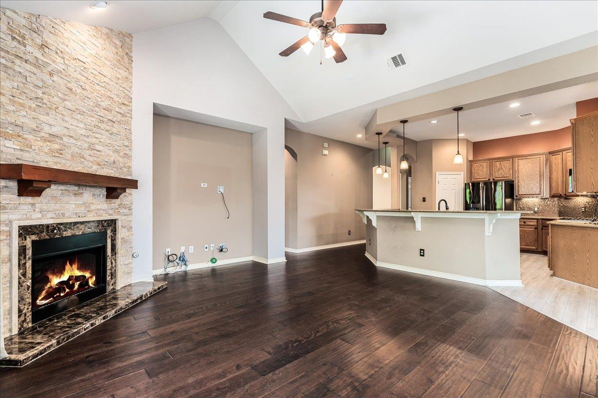 2507 Powderham Ln Property Photo 6