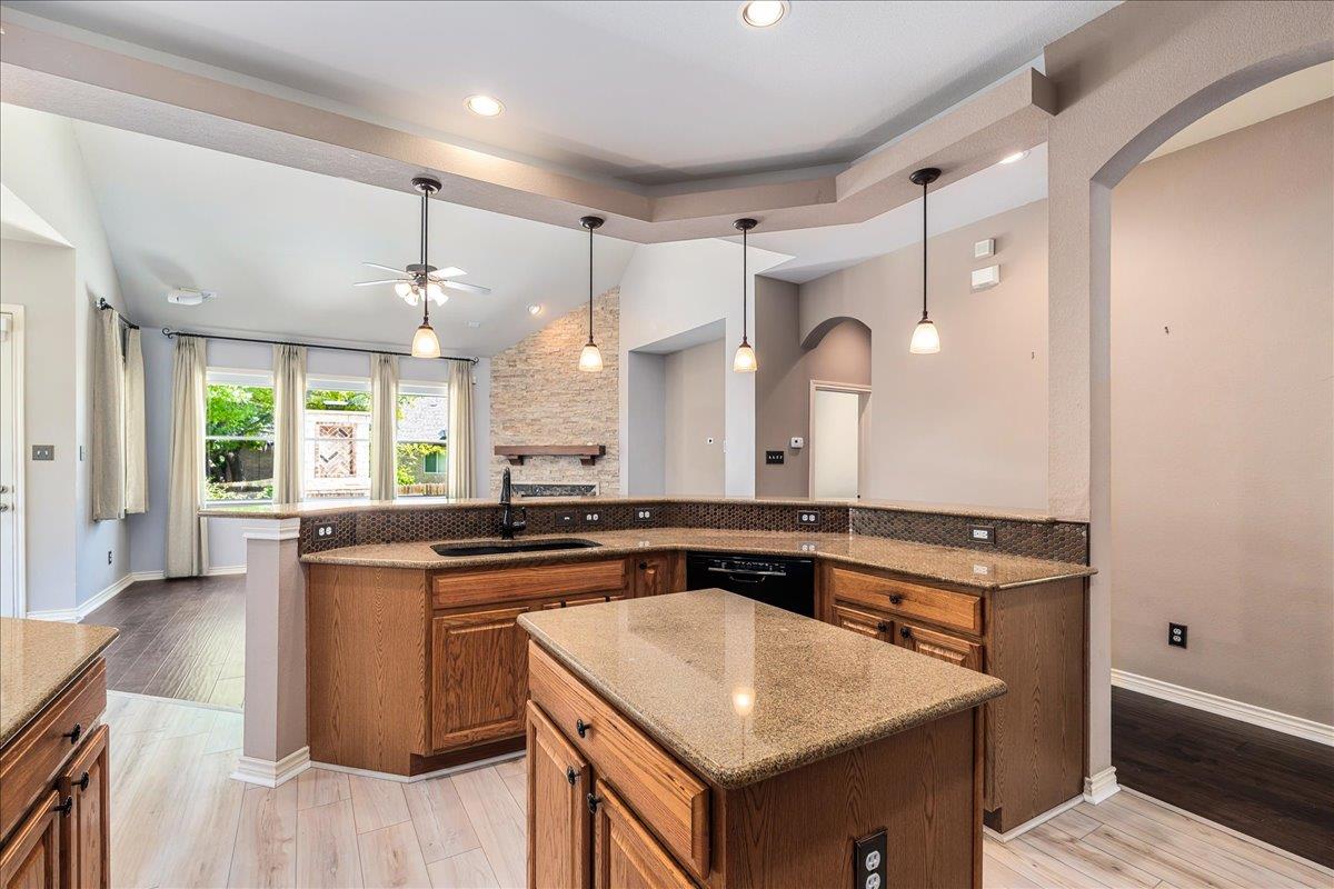 2507 Powderham Ln Property Photo 17